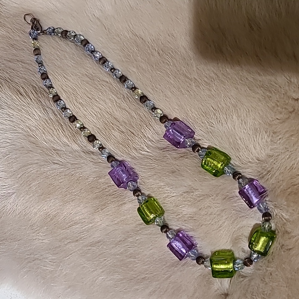 EUC Vintage art glass necklace